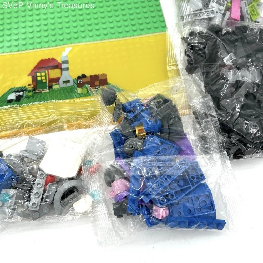 LEGO Classic Bricks Lot and 10700 Green Baseplate Building Toy